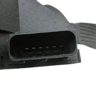 gm-13305804-gaz-pedali