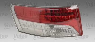 VALEO 043957 Stop Lambası Sag (Led) Avensıs Sedan 1,6 / 1,8 / 2,0 / 2,0 D4d 09> 