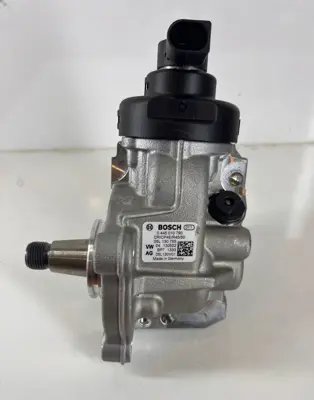 OEM 05L130755 Mazot Pompası Passat Golf Audı 2.0 Tdı 0445010790