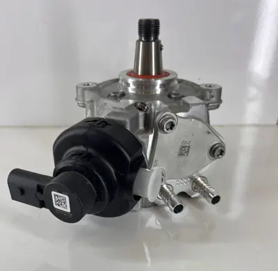 OEM 05L130755 Mazot Pompası Passat Golf Audı 2.0 Tdı 0445010790