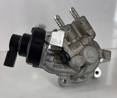 OEM 05L130755 Mazot Pompası Passat Golf Audı 2.0 Tdı 0445010790