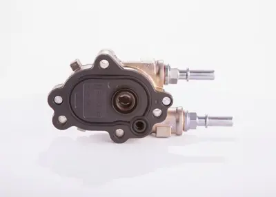 BOSCH 0 440 020 096 Yakıt Pompası 
