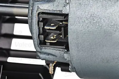 VALEO 698438 Kalorıfer Motoru Komple 2 Kutuplu - Iveco / Eurostar 93 02 - Eurotech 99> 98470504