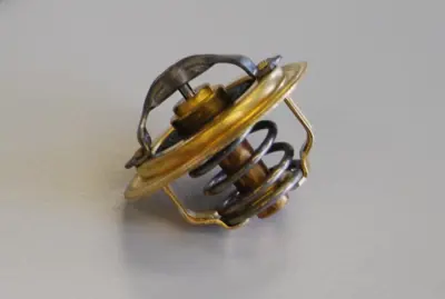 WAHLER 410537.92D X Termostat Golf Vı-Plus-Jetta Iıı-Iv-Passat-Polo-A1-Ibıza-Leon-Fabıa-Octavıa 1.6 Tdı 92c 3L121113B