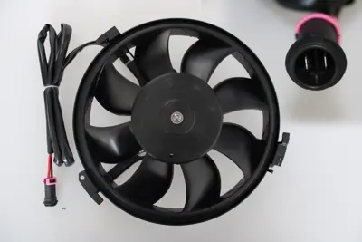 DEYE DY8005 Fan Motoru Sağ Passat A4 A6 Aeb Adp Afn 1.8 T 1.9 Tdi 97> (Kablolu) 8D0959455C