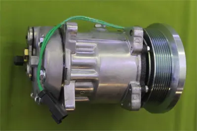 MAGNETI MARELLI 359002001480 Klıma Kompresoru Cat Pv8 133mm 24v Gk Kulaklı Sanden-4726 