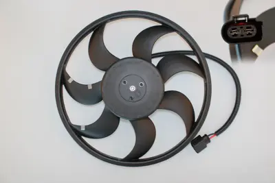DEYE DY8245 Fan Motoru Sol Transporter T5 Axb Axd Axe 1.9 Tdi 2.5 Tdi (Kablolu) 7H0959455A WG1795420 14086 GA221010 WG2161705 8370047 APELVW0079 VN7547 5896745 51381