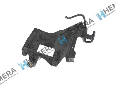 İthal 8K0941454 Far Baglantı Braketı Alt On Sag A4 09>12 8K0941454