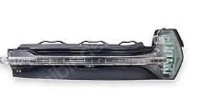 VW 8V0949102 Dıs Dıkız Ayna Sınyalı Sağ A3 13> 8V0949102 8V0949102B 30200993 335916  335915 8V0949101 13033895 54120438 8V0857528D