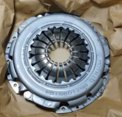 RENAULT 8671095104 Debrıyaj Setı Baskı+dısk K4j K4m 1.4/16v  Dacıa Logan Mcv Kangoo Megane Clıo Laguna  302050901R 133956 S200U26 7701476973 JAPKF720 MCK2331 KF029 826853 ADR163047 7701476000