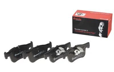 BREMBO P 06 070 Fren Balatası On F20/F30/F32/F33/G20/G42 34116850568 FDB4489 WBP24912A 9770 573432CH 573432B WBP24912AD 34106859181 P06075 145700