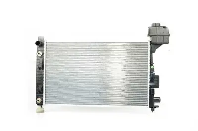 BSG 60-520-031 Su Radyatörü A1685000602 350213822000 A1685002002 8MK376713051 62661A 1685000602 A1685000302 A1685000202 1685000302 1685002002
