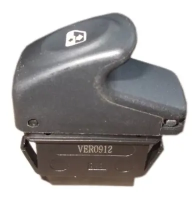 BITAPART BRE387015 Ön Cam Düğmesi Clio Kango 5 Pin Siyah 