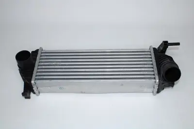 MOTORTEC  RNT0621 (X) Turbo Radyatörü (Intercooler) Kng 1.5dci 2008>(90-103-110bg)(385x143x64){k9k-806-808- 8200427469 43004471 KRTA4471 8ML376755551 823M34 CI244000P 30468 RTA4471 105674 MST293