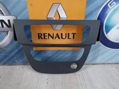 OEK  682601753R Ön Panel Radyo Çerçevesi Mgn Iii-Fluence 682601753R