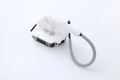 JUST LM8002 Kapi Kilidi On Sag W204 C207 W212 2008-09 