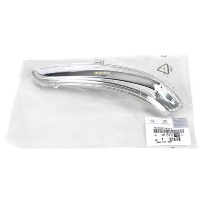 PSA  1607512580 Diş Dikiz Ayna Sinyali Sol Opel Corsa F 19> Peu... 57283795 1607512580 15023421 32601143 4034915 CI3287324 937807 98128563XT 1607512980 1607511180