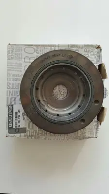 OEM 8200392683 Krank Kasnagi Mgn-Clo-Lgn 1.6 16v -K4m- 7700101242 49418953 300135 43151 E6R0006BTA DP041S 8200313231 DAM4029 FVD1069 658045