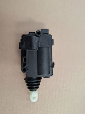 OEM 13208157 Benzin Depo Kilit Motoru Astra-H Corsa-D  